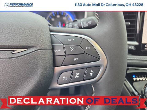 2027 Chrysler Pacifica Select