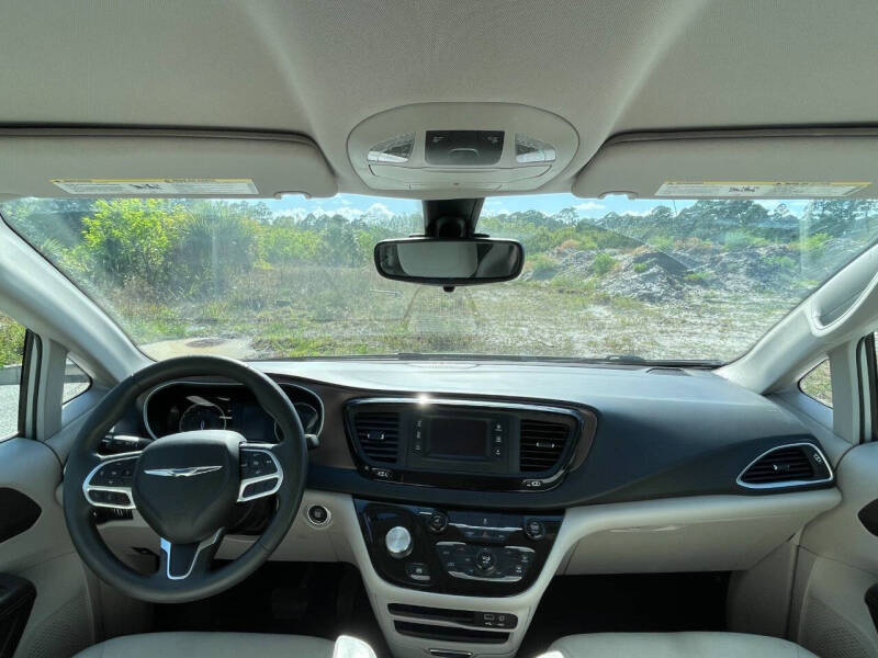 2017 Chrysler Pacifica LX