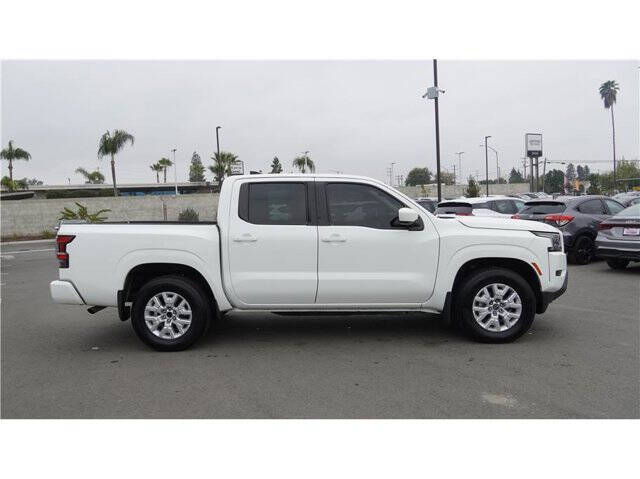 2022 Nissan Frontier SV