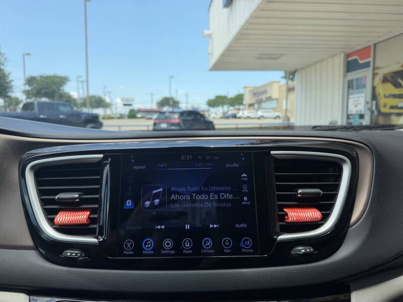 2017 Chrysler Pacifica Touring
