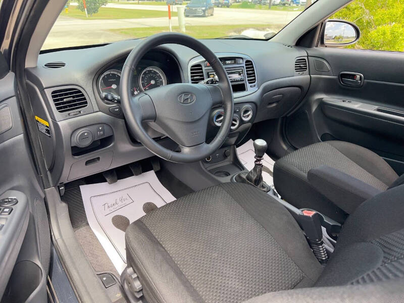 2009 Hyundai Accent SE