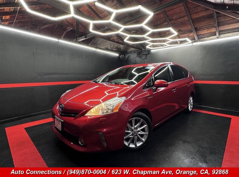 2014 Toyota Prius v Five