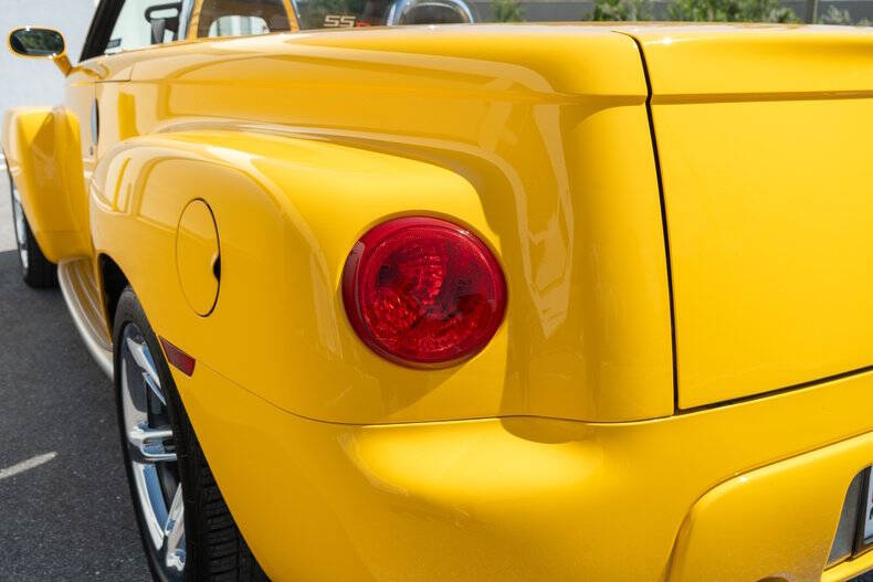 2004 Chevrolet SSR LS