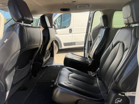2020 Chrysler Pacifica Touring L