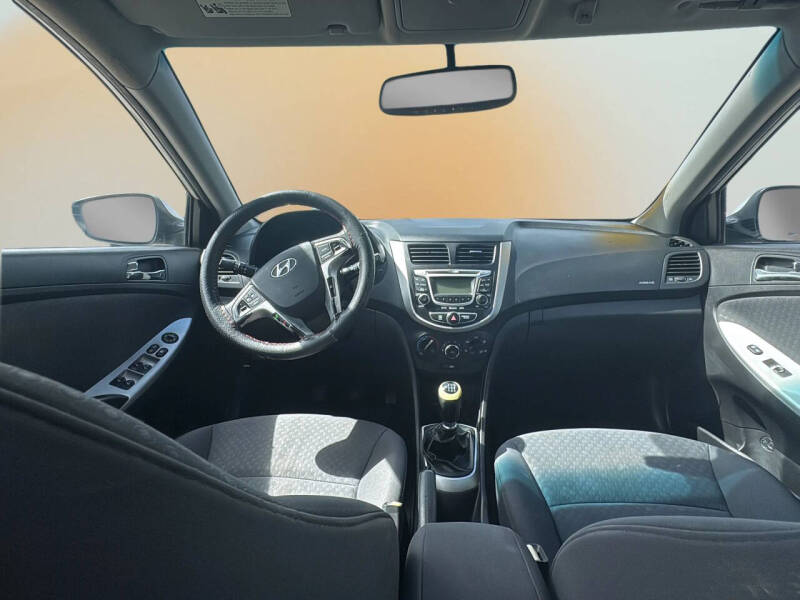 2013 Hyundai Accent SE