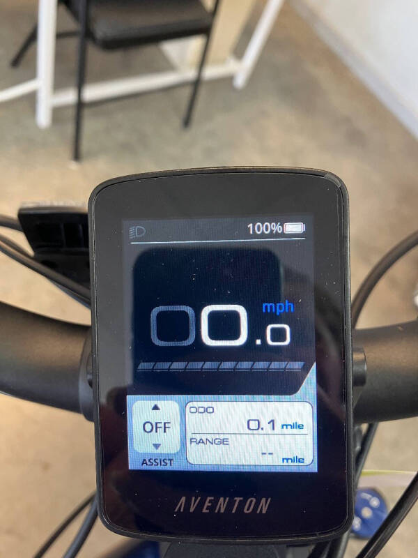 2025 Aventon  D35D3285