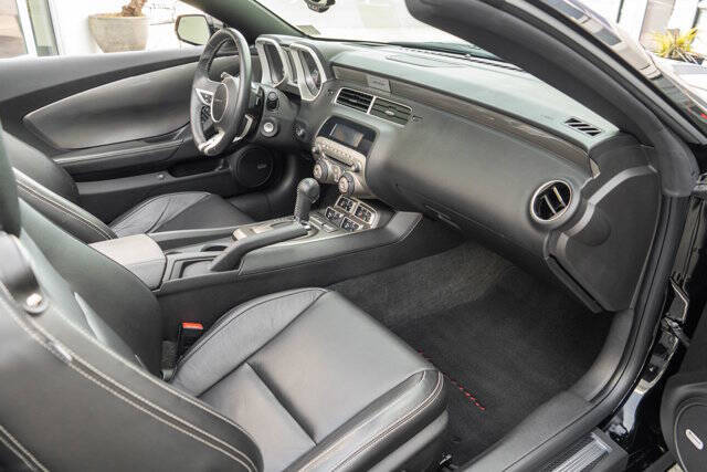 2011 Chevrolet Camaro 32