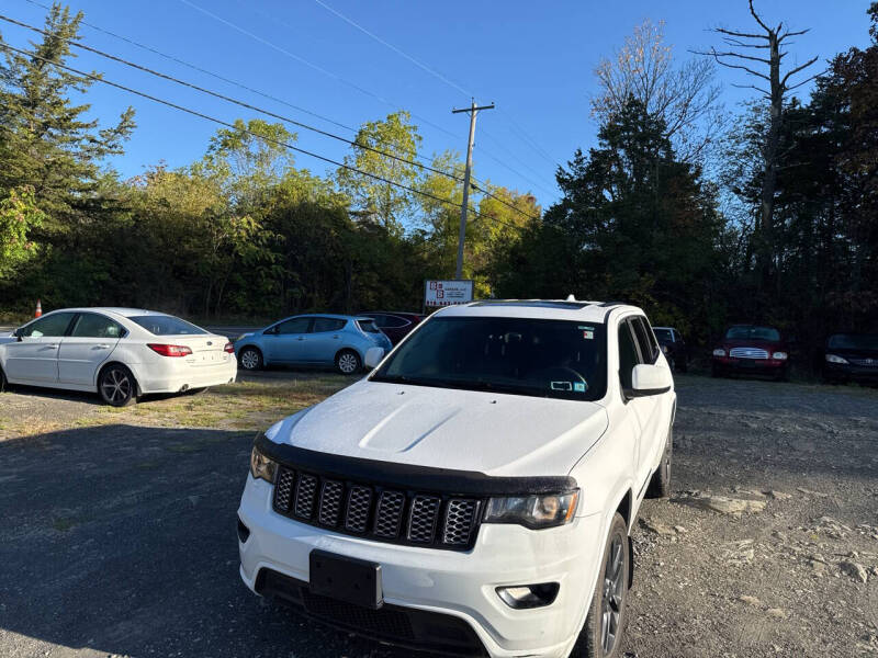 2017 Jeep Grand Cherokee Altitude's photo