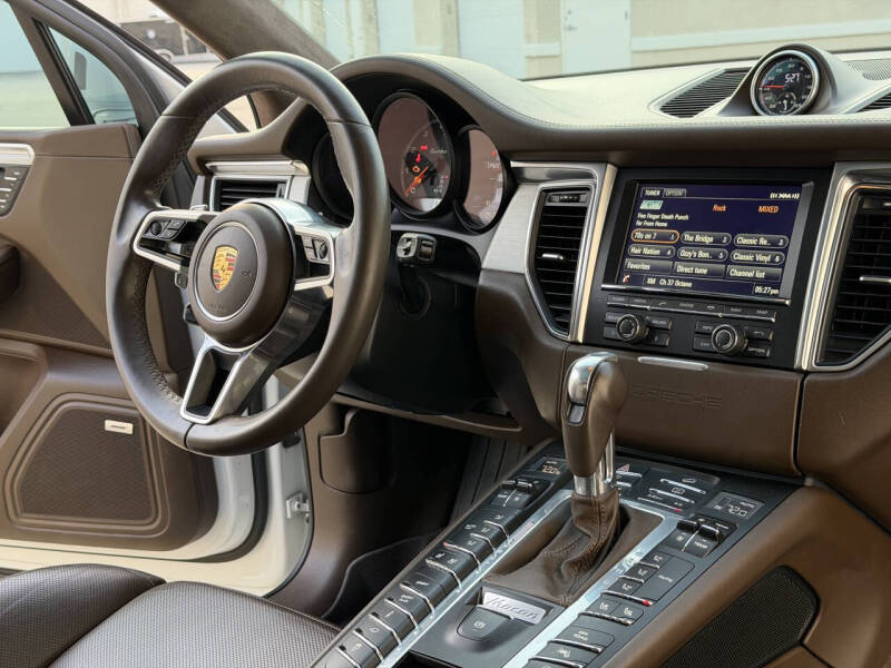 2016 Porsche Macan Turbo