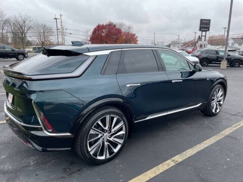 2024 Cadillac LYRIQ Luxury 3