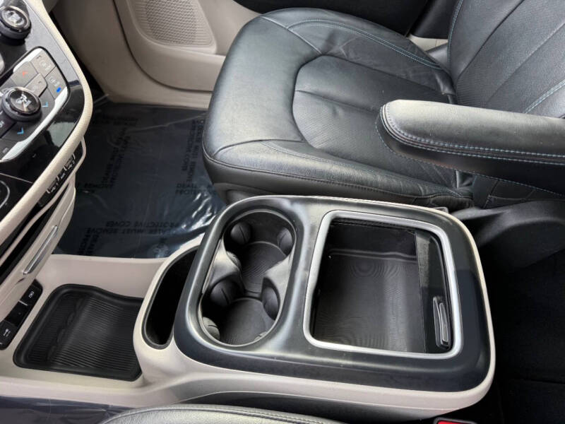 2021 Chrysler Pacifica Touring L