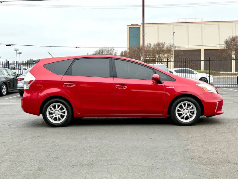 2012 Toyota Prius v