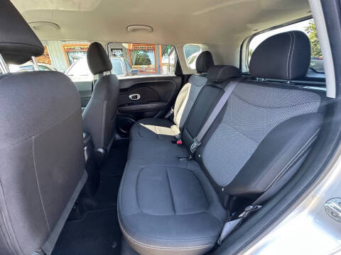 2017 Kia Soul +