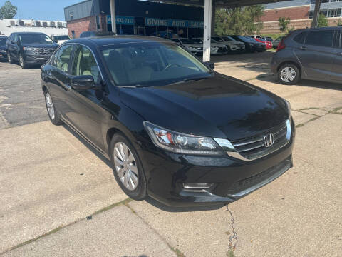 2013 Honda Accord for sale at Divine Auto Sales LLC in Omaha NE