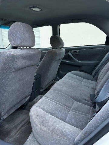 1999 Toyota Camry LE V6