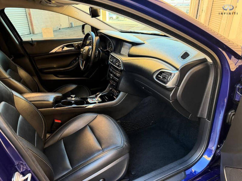 2017 Infiniti QX30