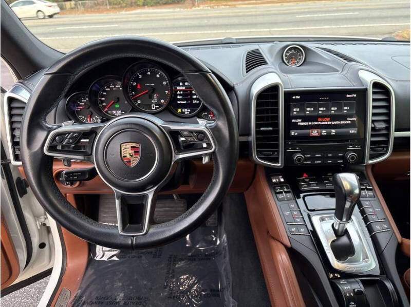 2017 Porsche Cayenne Platinum Edition