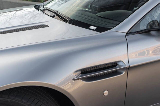 2015 Aston Martin V8 Vantage 15