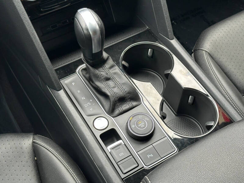 2020 Volkswagen Atlas Cross Sport V6 SEL 4Motion