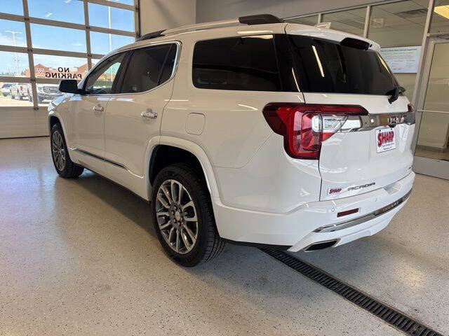 2023 GMC Acadia Denali