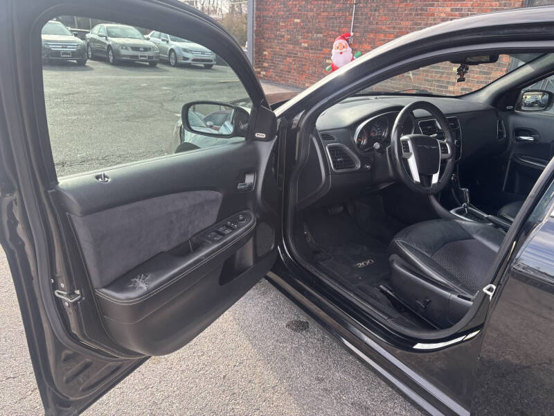 2013 Chrysler 200 Limited