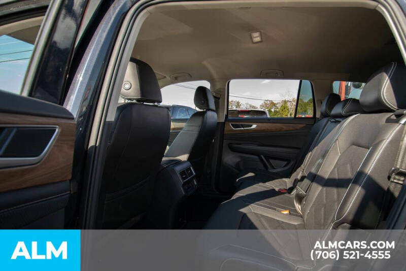 2025 Volkswagen Atlas SE