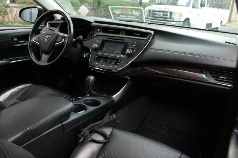 2013 Toyota Avalon Hybrid XLE Touring