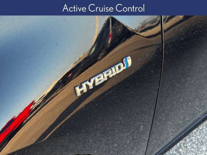 2022 Toyota Prius LE