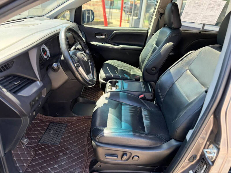 2016 Toyota Sienna
