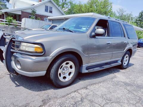 2002 Lincoln Navigator for sale at The Car Cove, LLC in Muncie IN