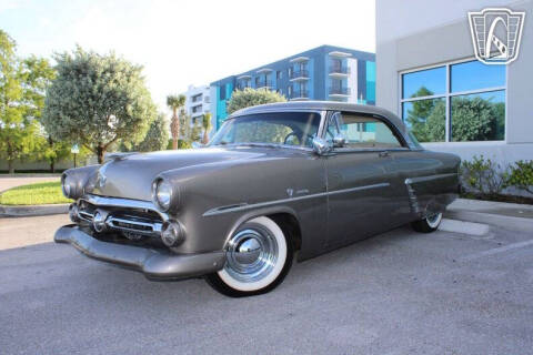 1952 Ford Crestline