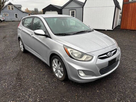 2012 Hyundai Accent SE