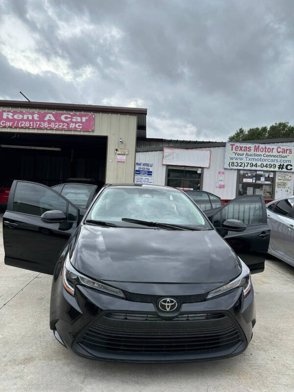 2025 Toyota Corolla LE's photo