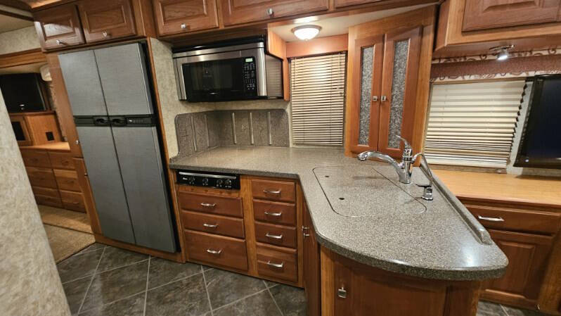 2009 Winnebago Itssca Meridian 34Y