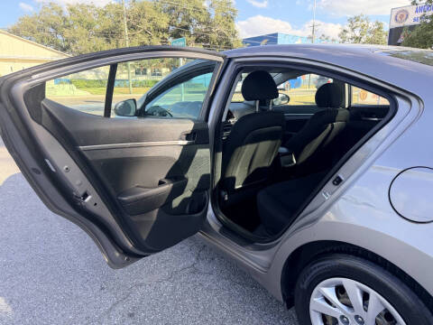 2020 Hyundai Elantra SE