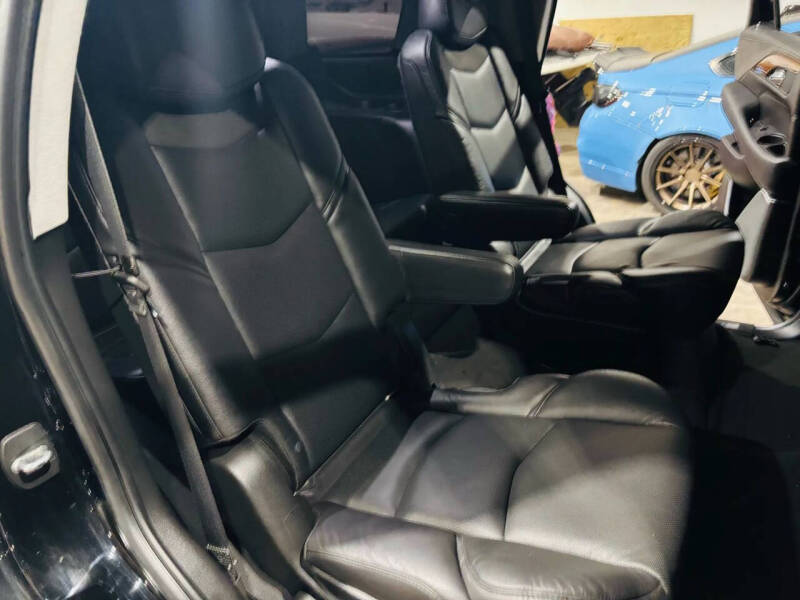 2019 Cadillac Escalade Luxury