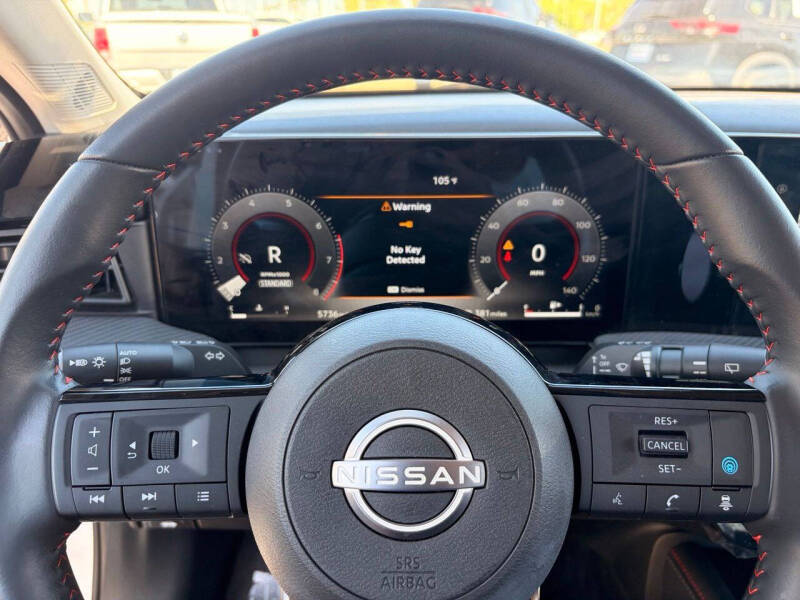 2025 Nissan Kicks SR