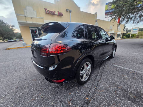 2013 Porsche Cayenne GTS