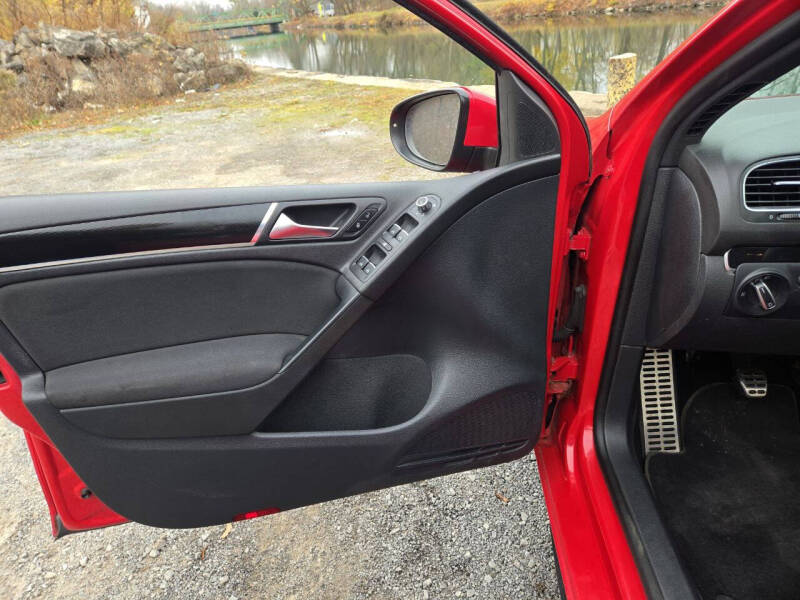 2011 Volkswagen GTI Sunroof photo 25