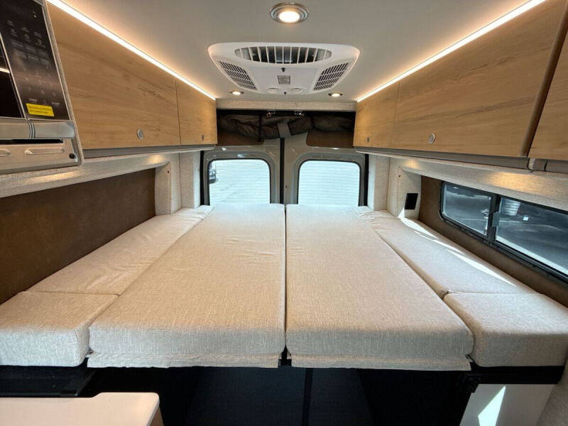 2025 Mercedes-Benz Sprinter