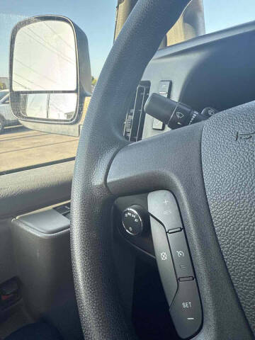 2017 GMC Savana 2500