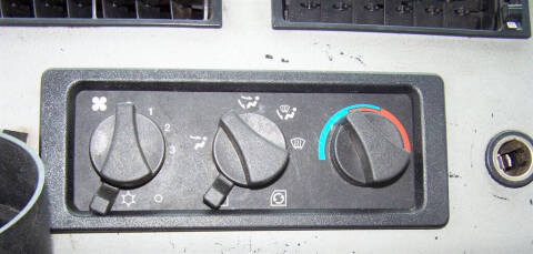 2002 Freightliner FL70