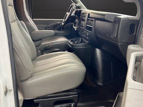 2022 GMC Savana 2500