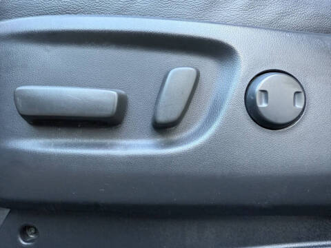 2013 Toyota Sienna SE 8-Passenger