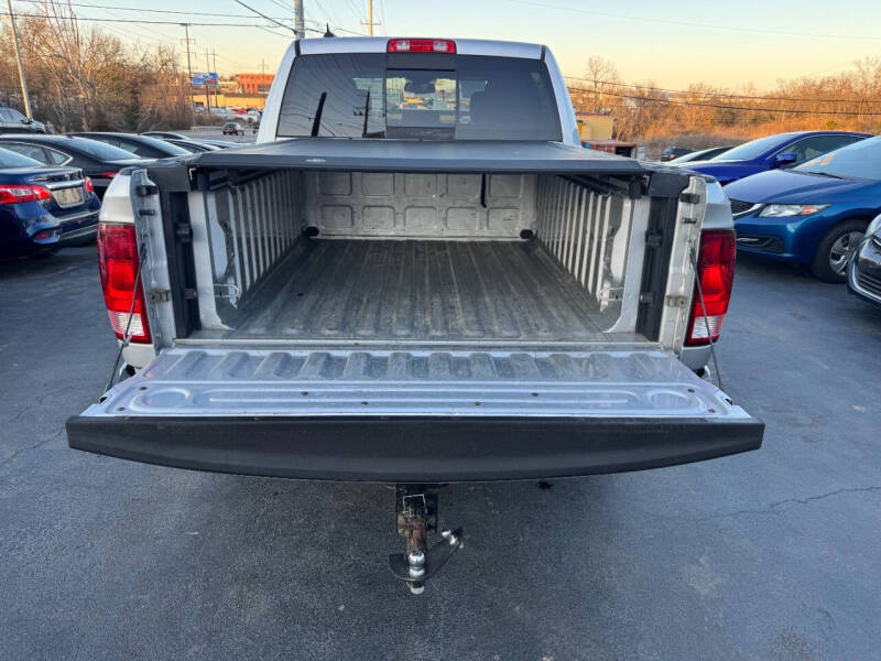 2016 RAM 1500 SLT