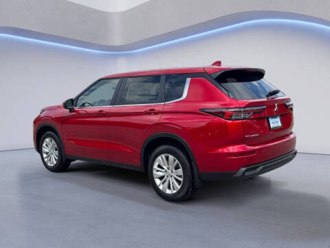 2025 Mitsubishi Outlander ES