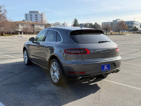 2015 Porsche Macan Turbo