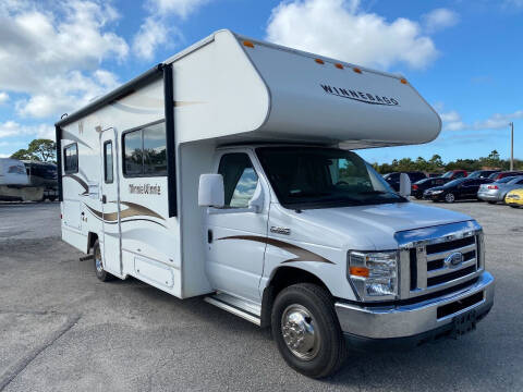 2014 Winnebago Minni Winnie 25B