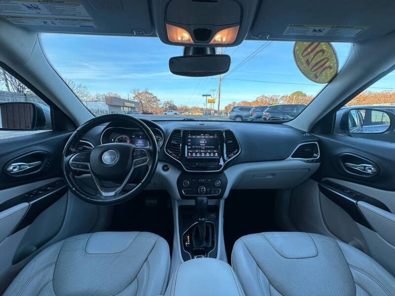 2020 Jeep Cherokee Limited photo 28