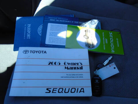 2005 Toyota Sequoia SR5